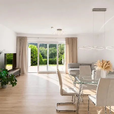 Moderne Doppelhaushaelfte Mit Freiem Naturblick Holiday home