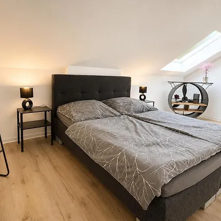 Holiday home Moderne Doppelhaushaelfte Mit Freiem Naturblick Niederelbert